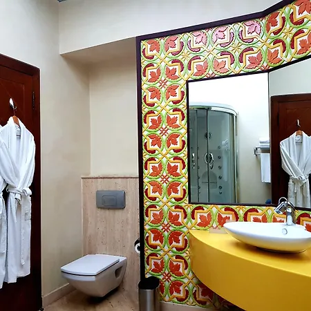 Eski Masal - Special Class Hotel
